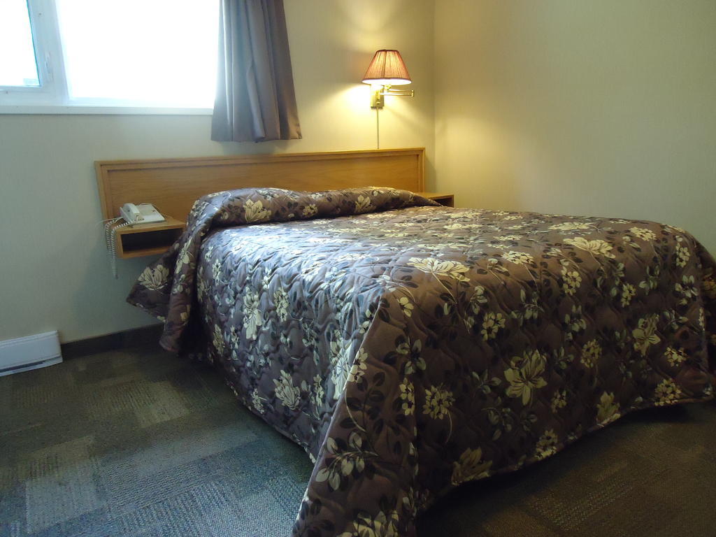 Lake-Vu Motel Kenora Szoba fotó