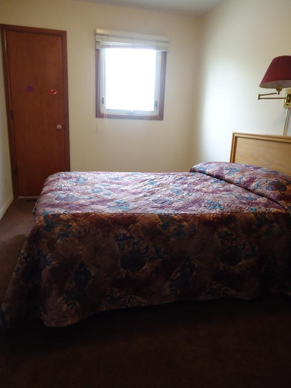 Lake-Vu Motel Kenora Szoba fotó